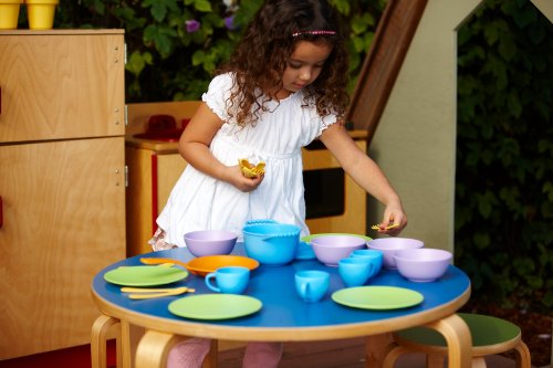 Jeu d'imitation cuisine pour enfant avec set de vaisselle et accessoires de dinette