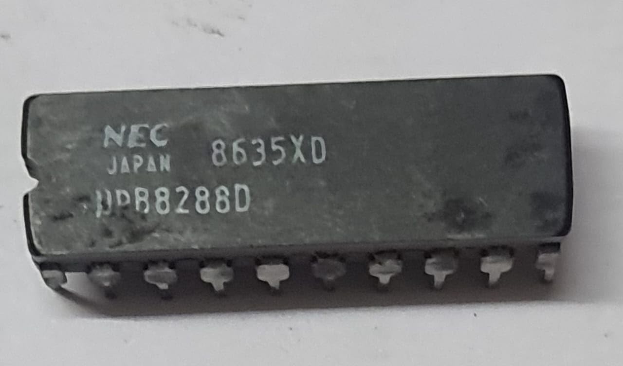 IC UPB8288D Integrated Circuit, CPU System Bus Controller.-image-34