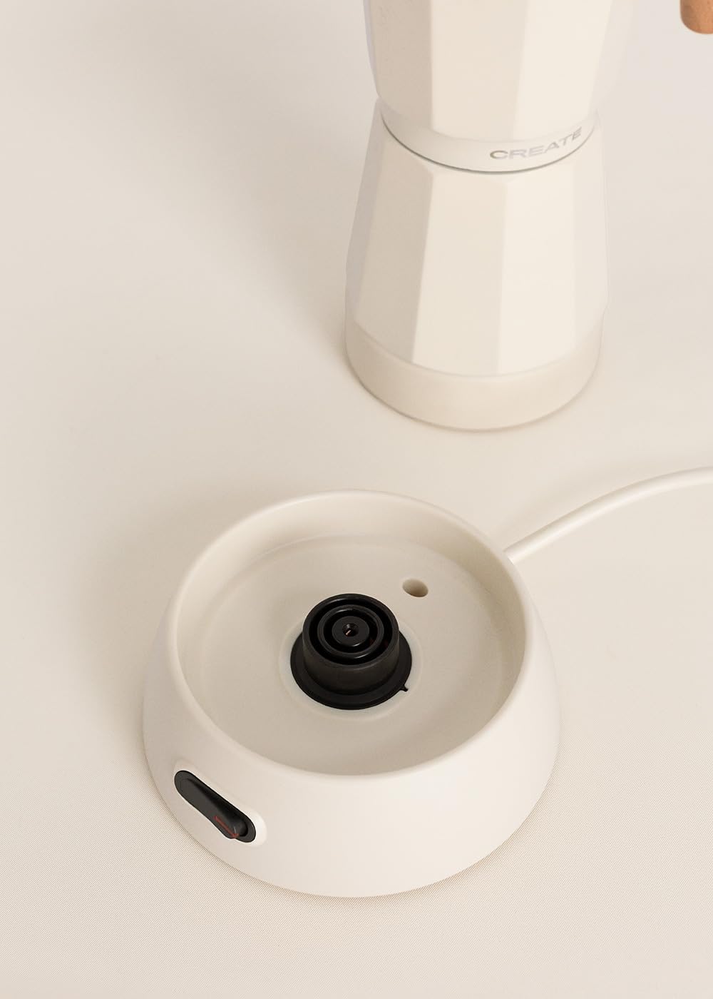 Cafetera italiana eléctrica 300 ml 6 tazas 480W blanco roto función mantener caliente base 360º libre de BPA