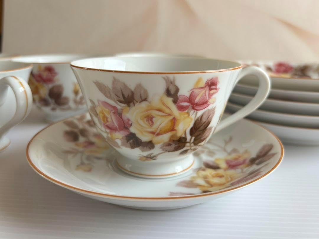 オールドノリタケ 金彩紅地 薔薇絵 カップ ソーサー アンティーク ノリタケ オールドノリタケ 金盛りジュール薔薇絵 カップ＆ソーサー (a