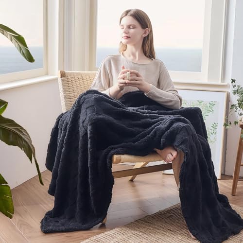 NEWCOSPLAY Super Soft Twin Blanket Black Premium Silky Flannel Fleece 3D Checkered Lightweight Bed Blanket All Season Use (Black Checkered, Twin(60"x80"))