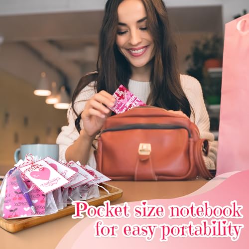 Articles de papeterie pour la Saint-Valentin avec stylos bille cœur et mini carnets de notes