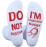 Himozoo Calcetines divertidos con texto en inglés 'Do Not Disturb I'm Watching Rugby' para hombres y mujeres, amantes del rugby, regalos, Rojo rugby, M-4XL