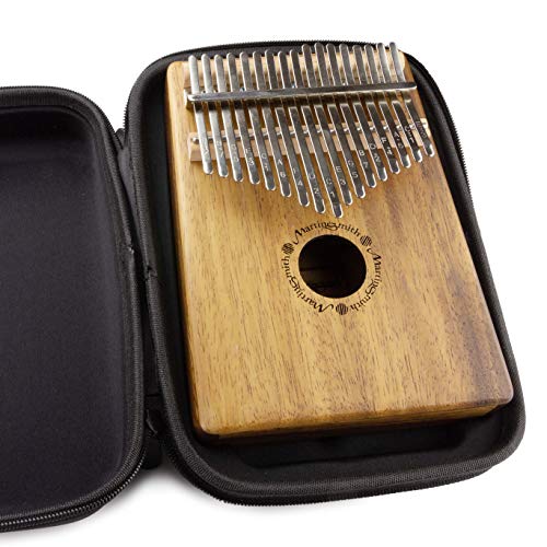 Piano à pouces Kalimba Martin Smith à 17 touches avec notes gravées, étui de protection et marteau d’accordage - Les Beatles, Paul McCartney, John Lennon, RIngo Starr, George Harrison Piano à pouces Kalimba Martin Smith à 17 touches avec notes gravées, étui de protection et marteau d'accordage – Image 5