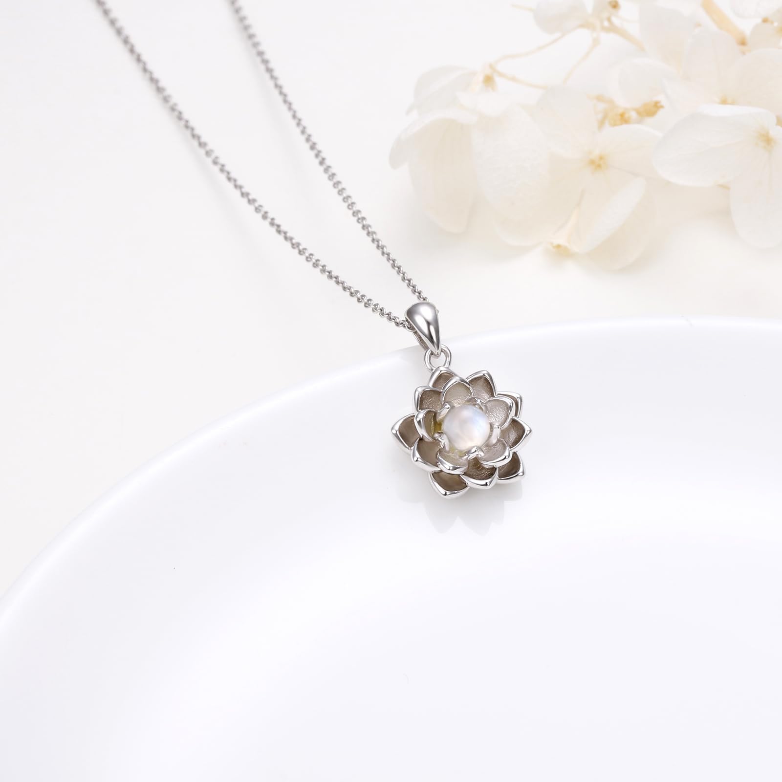 Flyow Mondstein Lotus Schmuck Set 925 Sterling Silber Mondstein Lotusblume Halskette und Ohrstecker Natürliche Heilung Buddha Spirituelle Yoga Lotusblüte Schmuck Geschenke für Frauen Mädchen