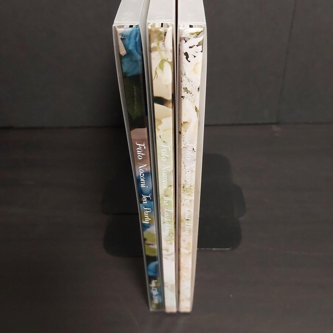 Amazon.co.jp: 望海風斗 写真集 3冊 セット ケース : Toys & Games 