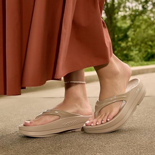 Image of OOFOS womens Oomega Ooahh Slide