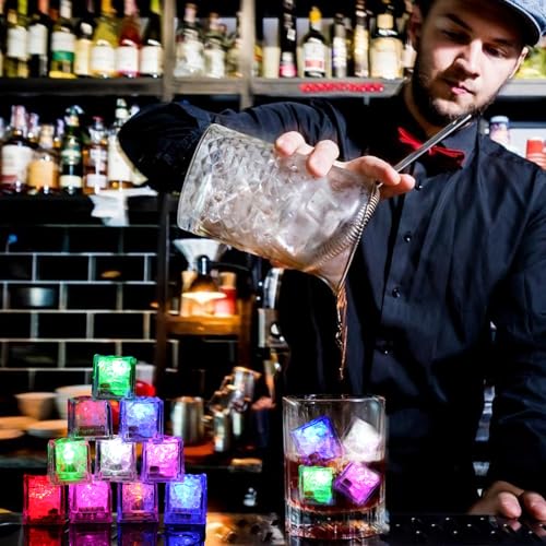 CYIOU 18 Stück Leuchtende Eiswürfel Led Eiswürfel Leuchtwürfel Badewanne Led Eiswürfel für Getränke Geeignet für Bars Partys Hochzeiten Clubs Champagner -Turmdekorationen Partybeleuchtung Eiswürfel