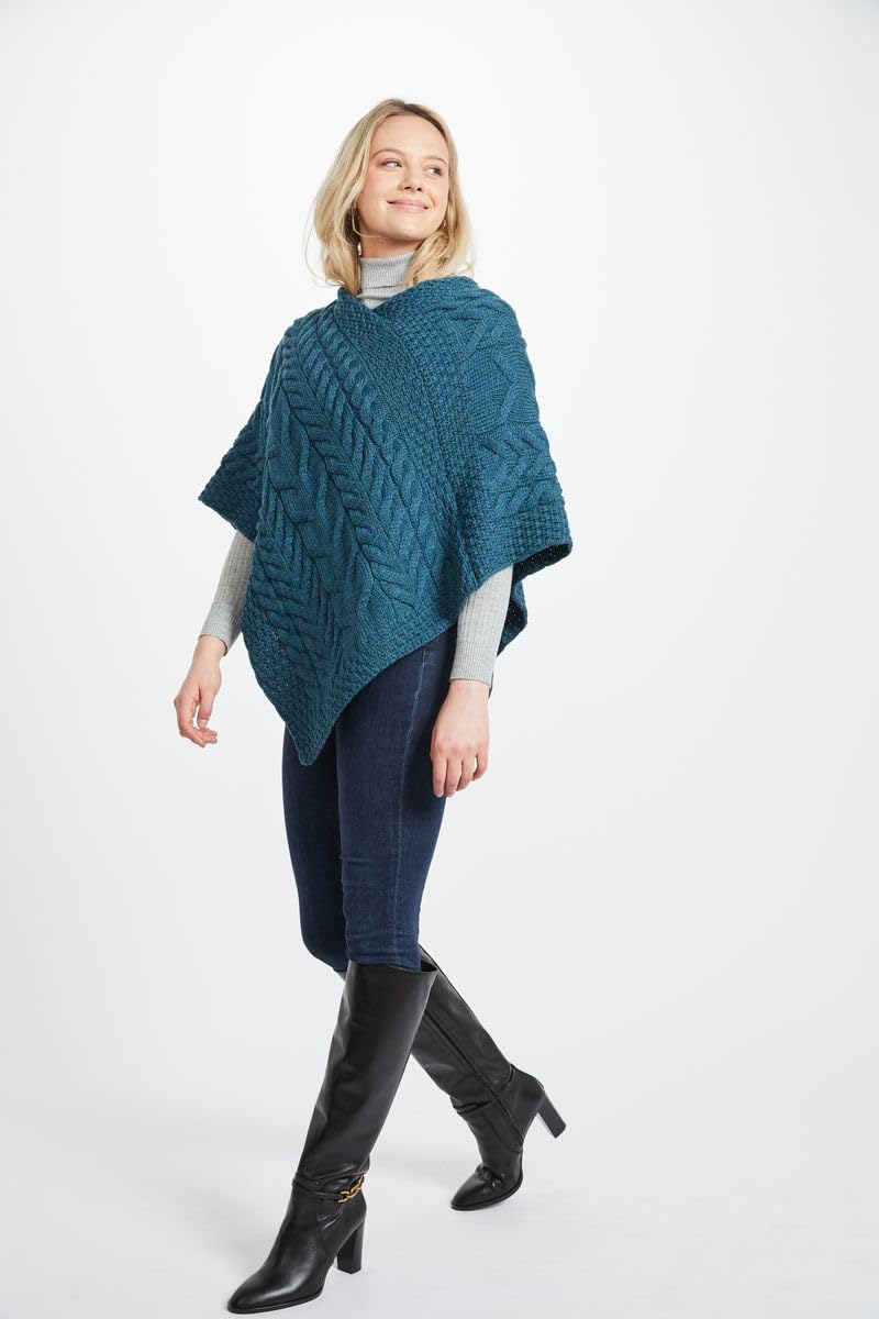 Aran Woollen Mills Poncho en Tricot Irlandais pour Femme Cardigan Triangulaire en Laine Mérinos Supersoft Fabriqué en Irlande