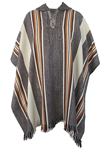 TUTTO L'ANNO OVUNQUE 📅 Se pensavi che i poncho in alpaca fossero adatti solo all'inverno, ripensaci! Questo poncho con cappuccio può essere indossato ogni giorno, che tu stia uscendo per un drink in città, andando in ufficio, immergendoti nella natura o semplicemente desideri rimanere al caldo mentre fai qualcosa di piacevole. Questo capo è perfetto da indossare in tutte le stagioni e ti offrirà stile e comfort, indipendentemente dal tempo 📅