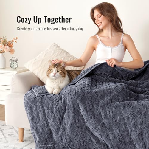Image of Uttermara Weighted Blanket for Adults Twin Size 15lbs 48x72 inches, Dual Sided Soft Jacquard Sherpa Weighted Blankets, Thick Heavy Blanket for Sleeping and Calming, Dark Grey