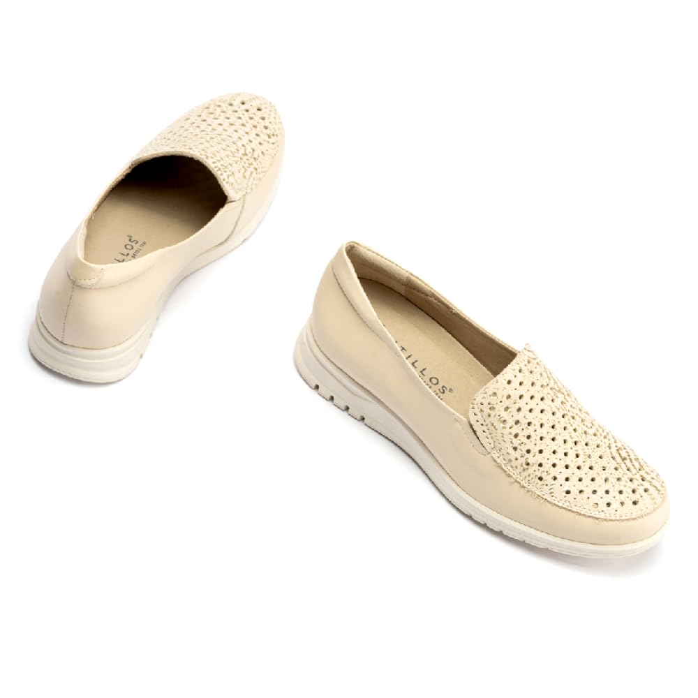 PITILLOS - 2821 Crema - Zapato mocasín de Piel, Calado, con cuña, Suela de Goma, para: Mujer