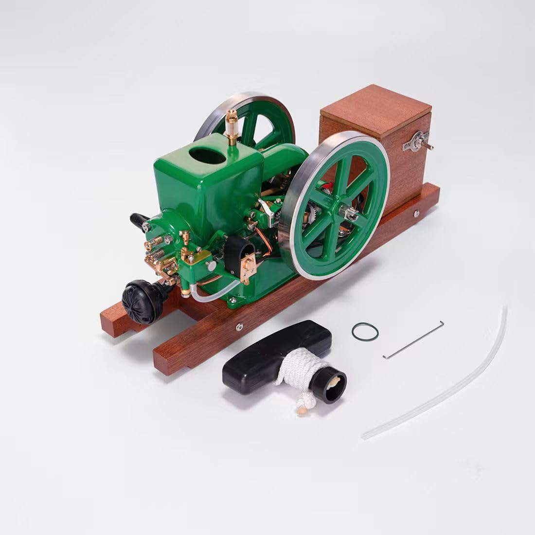 Benzinmotor-Modellbausatz, Retrol & OKMO Miniatur-Einzylinder-4-Takt-wassergekühlter horizontaler Benzinmotor mit Holzdisplayständer & Zündanlage, Retro-industrielles mechanisches Sammlerstück