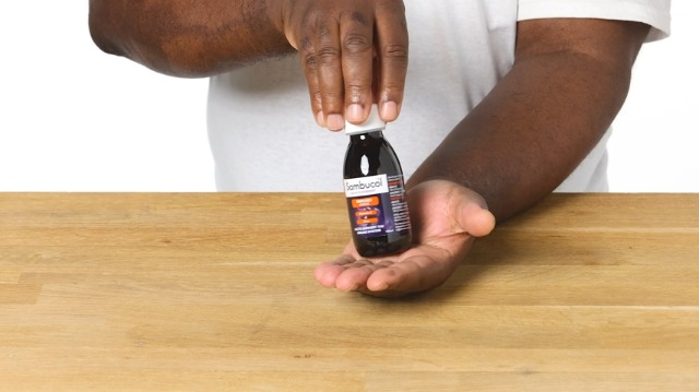 Sambucol Immuno Forte Black Elderberry Liquid 120ml - Black Elderberry Extract with Vitamin C and Zinc to Support the Normal Function of the Immune System for Adults