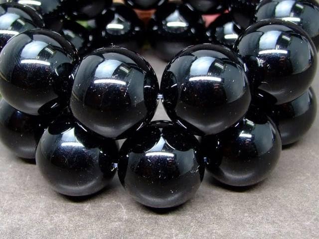 写真 1/3枚】中森明菜さんの歌唱シーン（C）清水清太郎- MANTANWEB