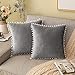 MIULEE 2 Piezas Funda de Cojín Fundas de Almohada Terciopelo con Pompones Suave Cojín Decoración para Sofá Cama Silla Sala de Estar Dormitorio Salon Habitacion Hogar 45x45cm Gris