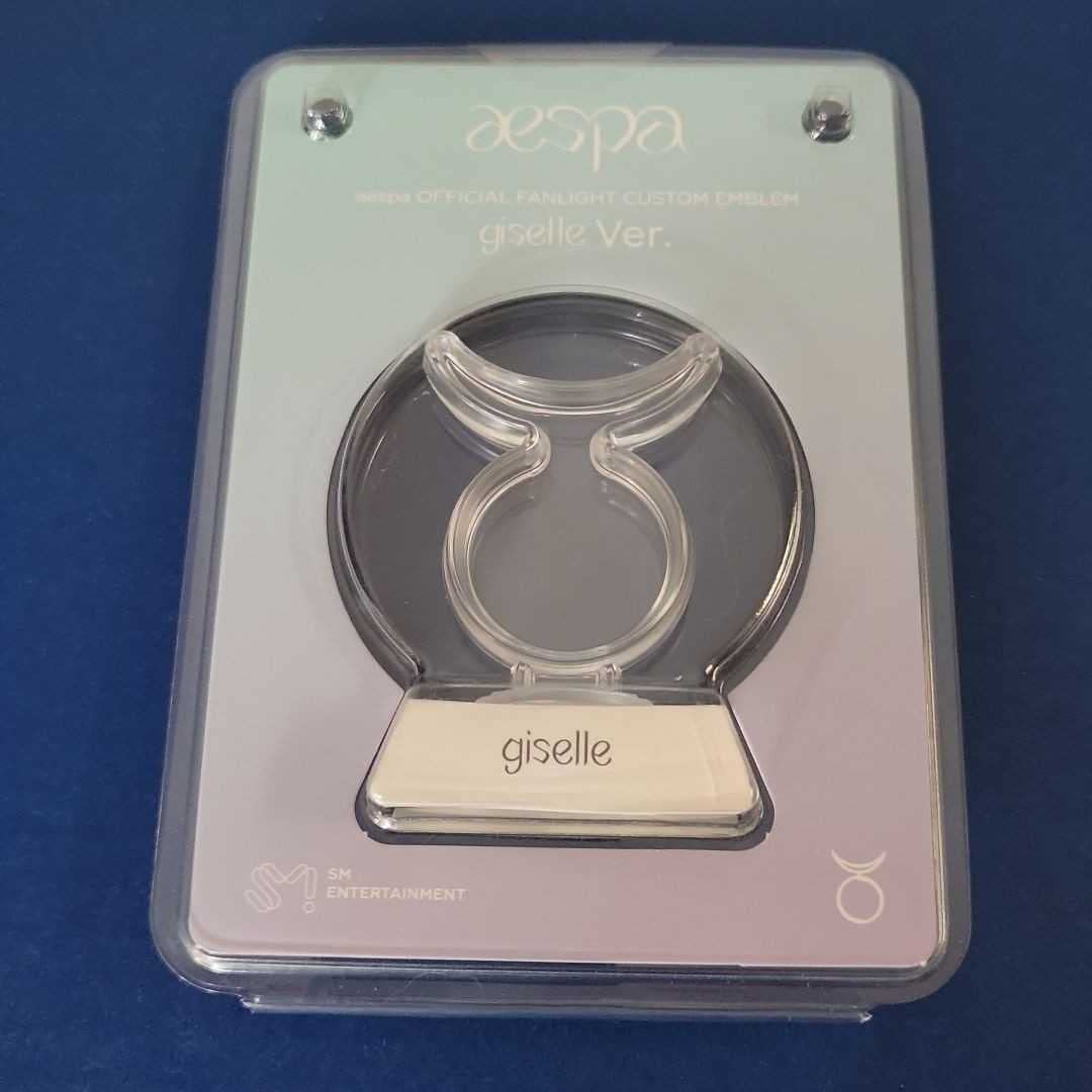 Amazon.co.jp: aespa カスタム エンブレム/ジゼル/月/ペンライト  