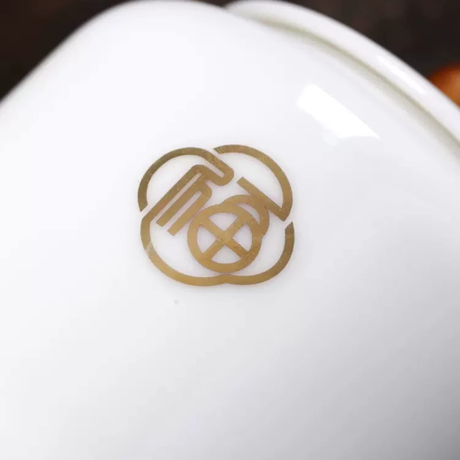 pojemniki na herbatę, kawę i cukier Wykwintny pojemnik na herbatę z białej porcelany sypką