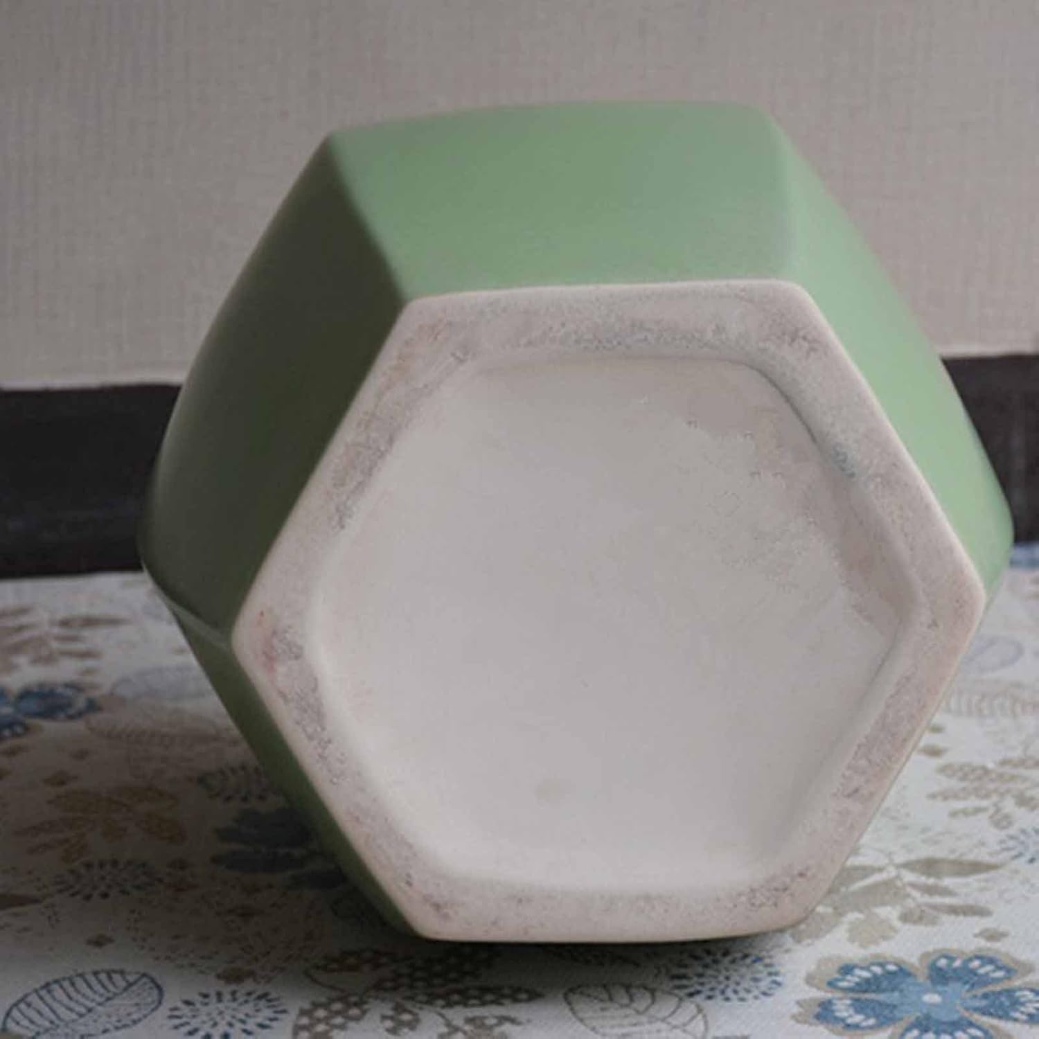 Decorative Garden stools, Green Hexagonal Ceramic Stools, Low Stools in The Entrance Hall, Shoe-Changing Stools, Drum Stools, Piers, Suitable for Balconies and Open-air Gardens.