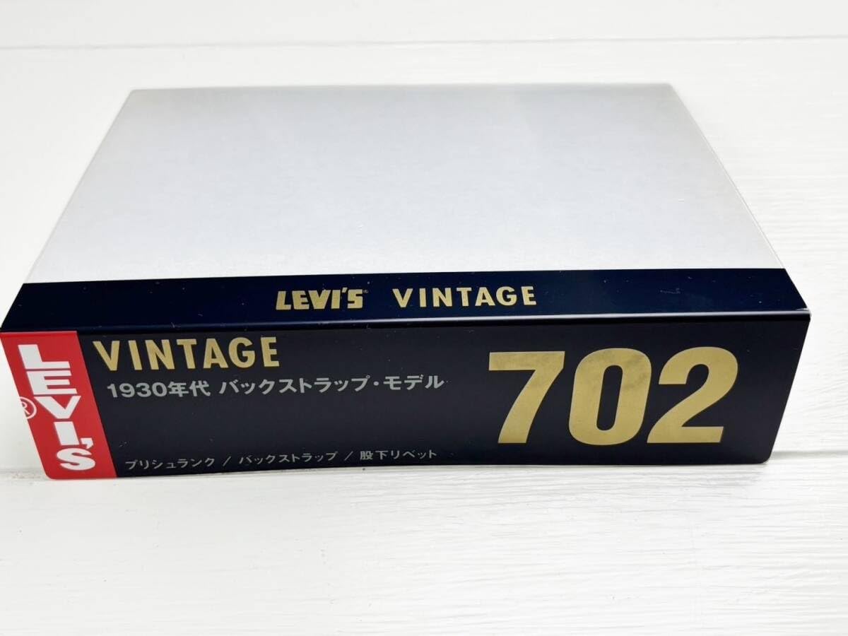 【✨希少】Levi's リーバイス　看板　約65cm x 28cm Amazon.co.jp: 当時モノ リーバイス 702 1930年代モデル 差込み