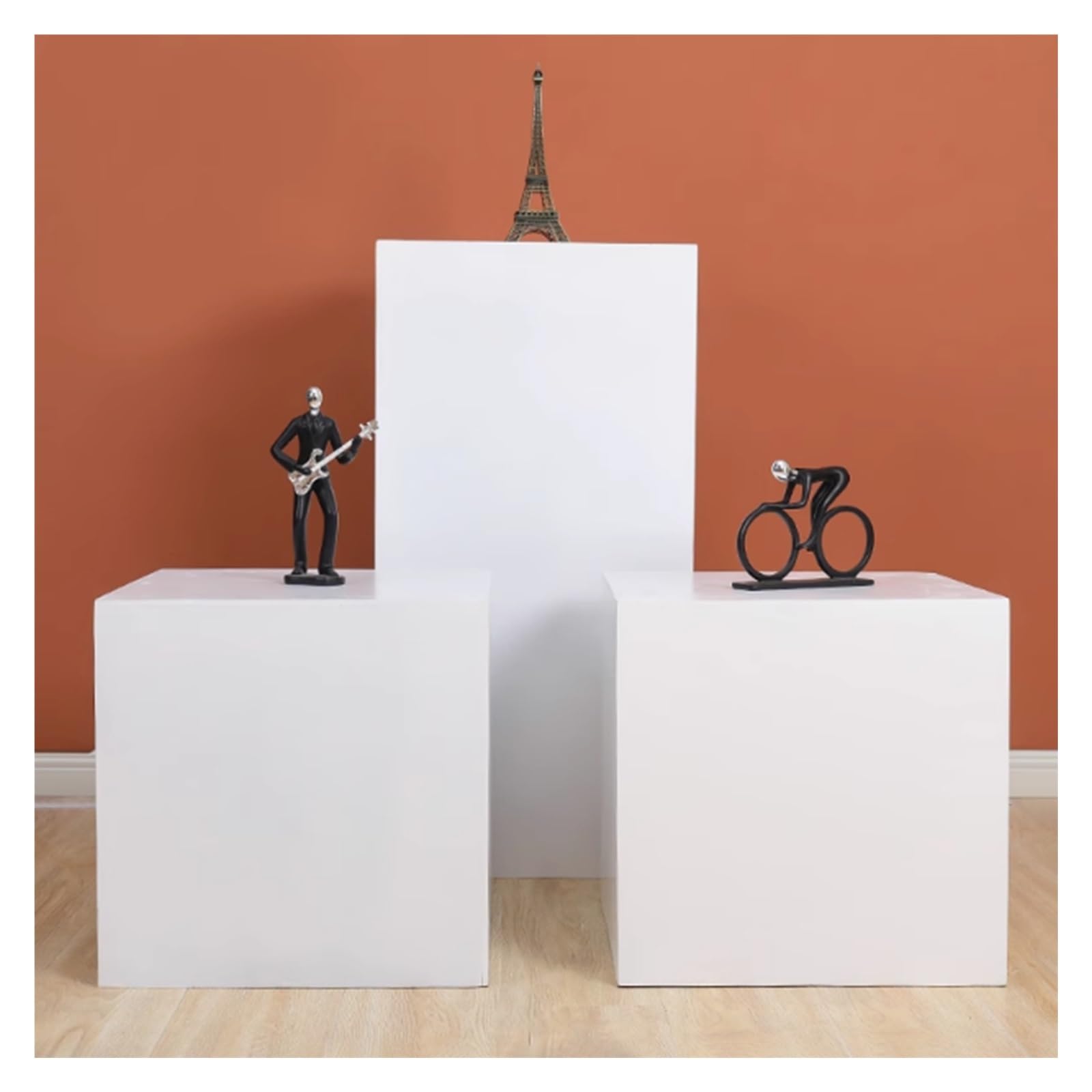 Élévateurs d'affichage pour magasin de vêtements solides en format cube moderne de 30cm