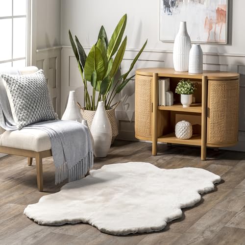 nuLOOM Shaped 4' x 6' Cozy Plush Area Rug, Machine...