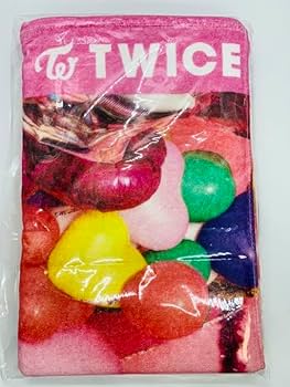 TWICE 全員サイン入り　フード付きタオル TWICE 全員サイン入り フード付きタオル