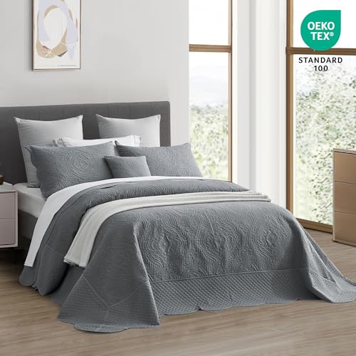 Image of HZ & HY Oversized King Bedspread, Embossed Damask Quilt Set King /Cal King, Lightweight Reversible Coverlet, Scalloped Edge - Modern Classic Look, 5 Piece, Grey