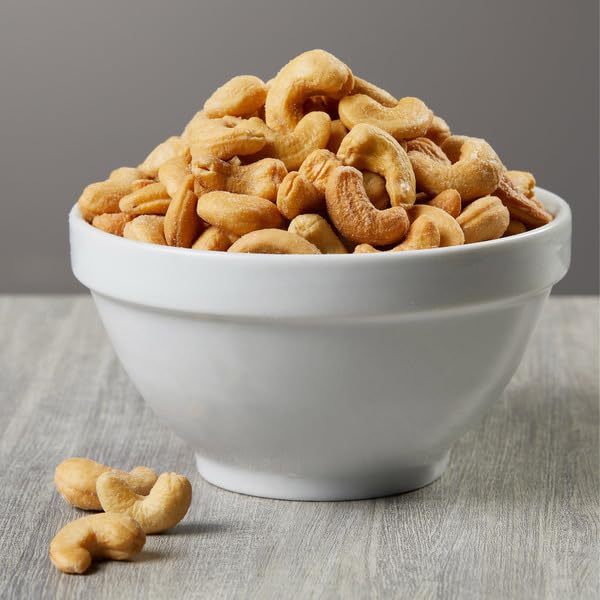 Fancy Whole Cashews, Premium Roasted Cashews, Crunchy & Delicious, Perfect for Snacking, Baking, and Gifts , Each cashew is carefully selected to ensure consistent size, quality, and flavor , Perfect for everyday snacking, baking, cooking, or adding to trail mixes. [ 40 oz , 2.5 lb ] image 4
