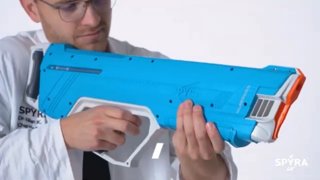 Pistolet à eau 100% manuel avec indicateur de réservoir mécanique SpyraLX Blue Spyra