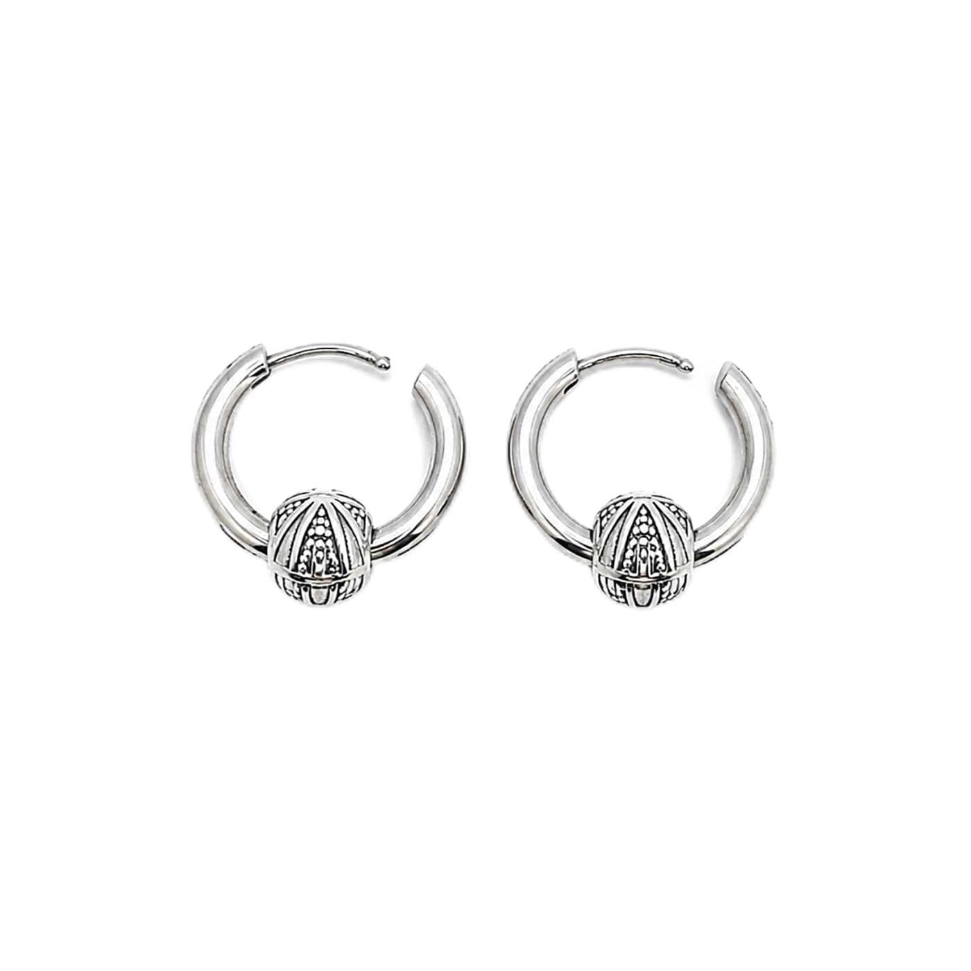 (1 Pair) Unisex Stainless Steel Silver Huggie Hoop Earrings with Vintage Engraved Disc Charm Minimalist Hoop Earrings for Men & Women Lightweight Fashion Jewelry-image-14