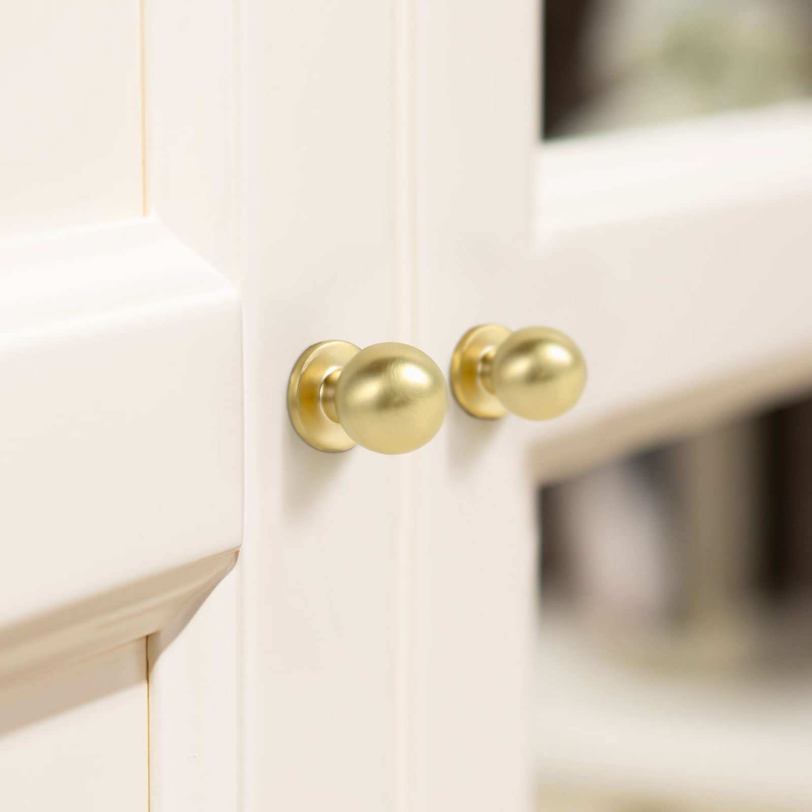 Round Brushed Brass Cabinet Knob - 8222, 1 in (25 mm) — KHTUMEWARE