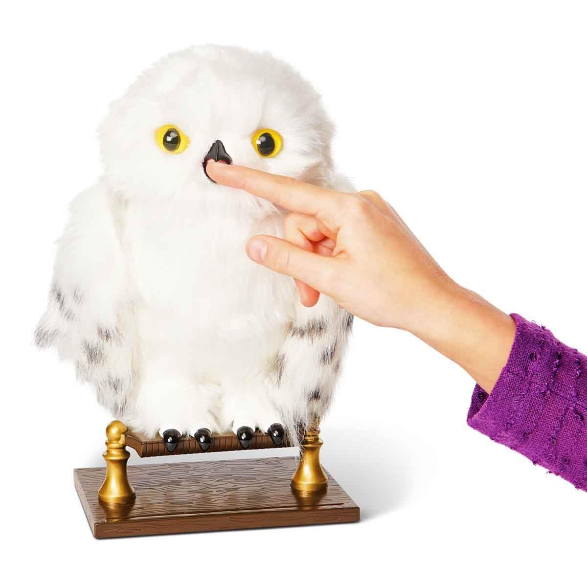 Harry Potter - Interaktive Plüsch-Eule Hedwig mit über 15 Geräuschen und Bewegungen, Spielzeug für Kinder ab 5 Jahren, offiziell lizenzierter Fanartikel, Weiß