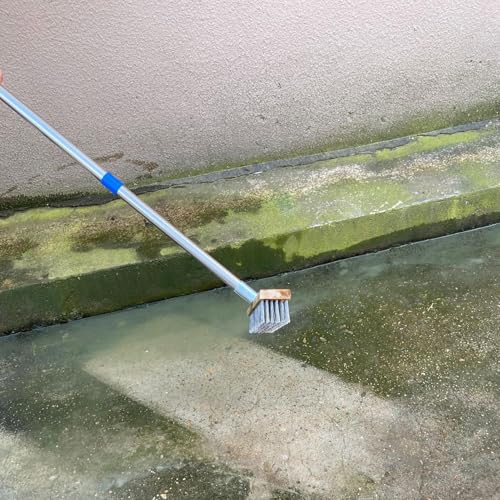 Brosse à béton à long manche pour l'élimination manuelle de la mousse