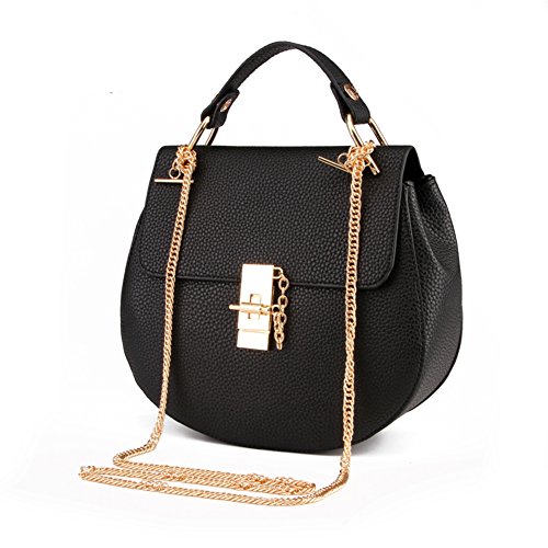 Petit sac à main libérant vos mouvements grâce à sa bandoulière chaîne