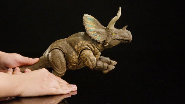 Mattel Jurassic World speelgoed dinosaurusfiguur, grote Gigantische Verwoesters Gorgosaurus met 2 aanvalsacties en evolutiefunctie, digitaal spel, JKL86