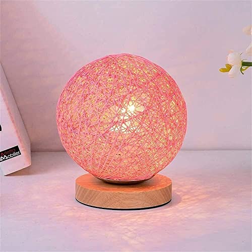 Lampe en rotin bleue au design minimaliste pour décoration de salon
