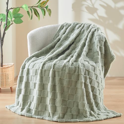NEWCOSPLAY Super Soft Twin Blanket Sage Green Premium Silky Flannel Fleece 3D Checkered Lightweight Bed Blanket All Season Use (Sage Green Checkered, Twin(60"x80"))