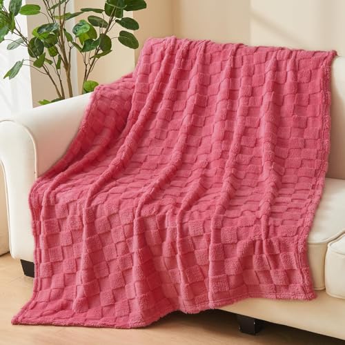 NEWCOSPLAY Super Soft Twin Blanket Coral Pink Premium Silky Flannel Fleece 3D Checkered Lightweight Bed Blanket All Season Use (Coral Pink Checkered, Twin(60"x80"))