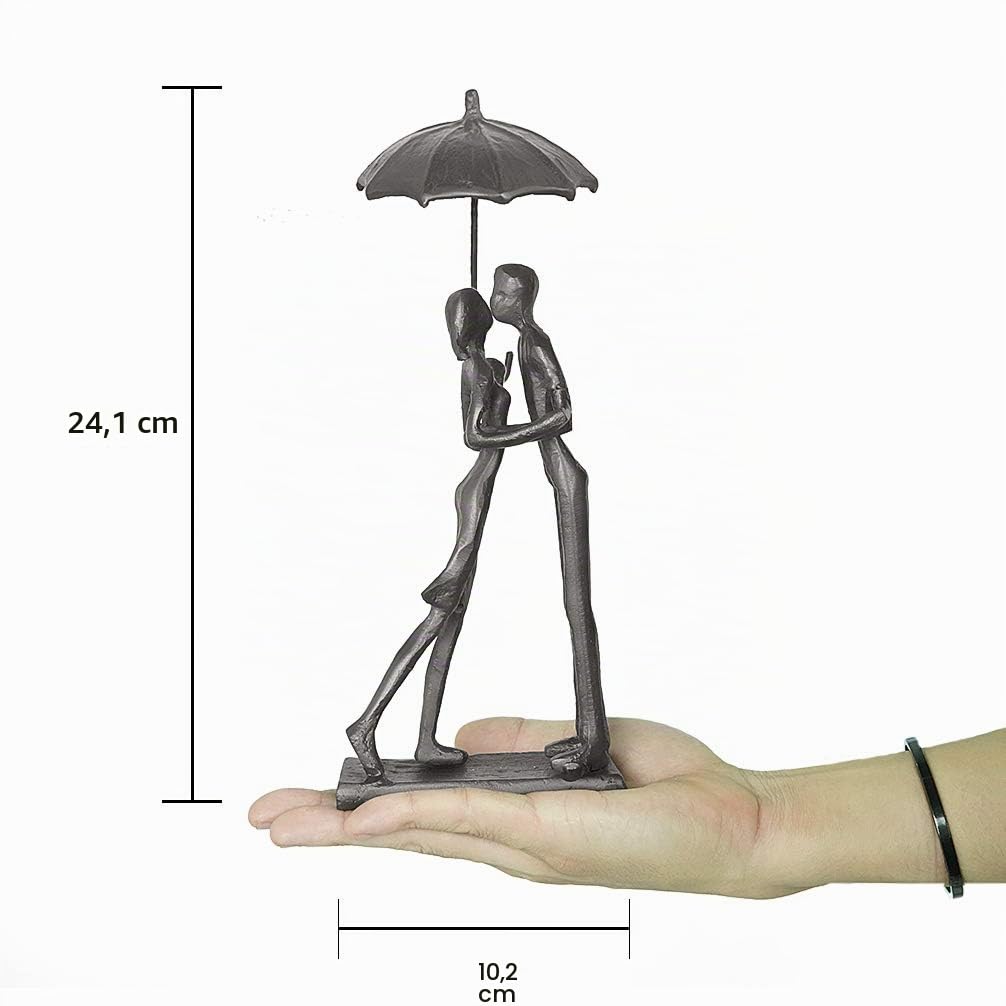 Aoneky Statua di Coppia di Ferro - Scultura dello Sposo delle Coppie, Regalo di Anniversario, Matrimonio, Natale- Figura Decorativa Moderne per la Casa Romantiche(Hold Umbrella Kiss)