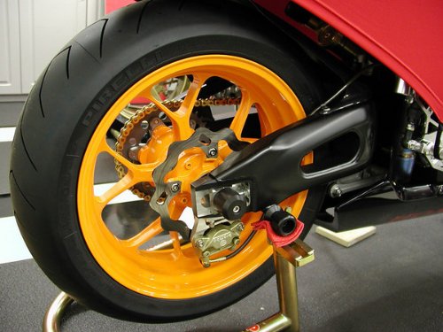 Black Cnc Aluminum Carbon Fiber Swing Arm Spool Sliders Protector Fit For Suzuki Gsxr1000 2007-2008 #TOP3