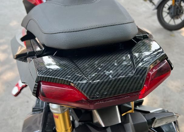Ixoraqum ホンダ ADV150に適用 2020 2021 2022年 バイクアクセサリーバックシートカバー テールランプパネ