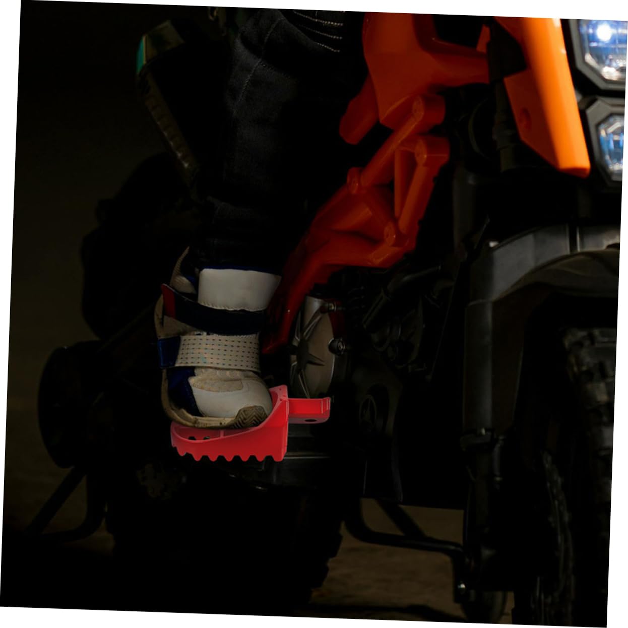 4 Estriberas de Aluminio Rojas para Pit Bike y Mini Bike, Cómodas para Apoyar los Pies, Diseño Atractivo para Jóvenes Pilotos y Niños