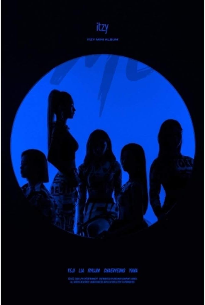 Itzy It'z me (Incl. Pre-Order Benefits : Photo Essay, Poster, Postcard Set, Event Card), One Random Acrylic Photocard (A Version)