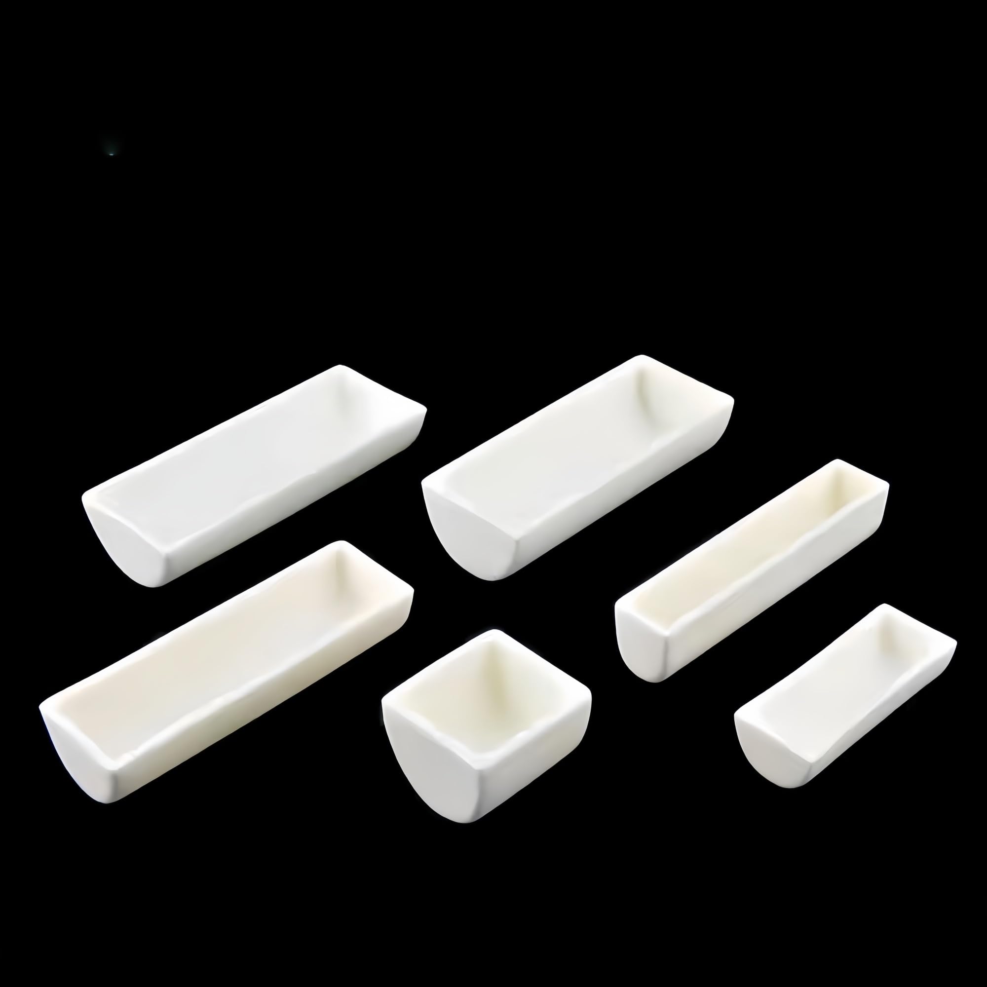 Crogiolo in ceramica di allumina al 99,3% - Crogiolo sinterizzato in corindone semicircolare 60x54x24mm for applicazioni ad alta temperatura, 1 pz
