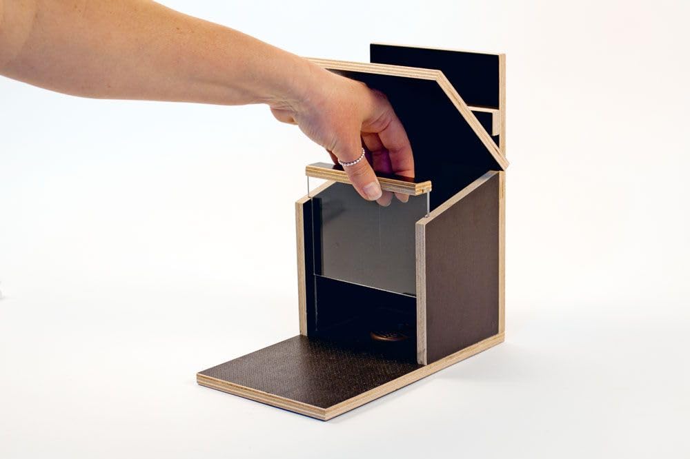 Schwegler Futterautomat für Eichhörnchen