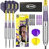 Target Darts Luke Littler Brass Steel Tip Darts Set – 22G Steel Tip Dart, Das Nuke Player Edition Dart-Set, inklusive Dartflügel, Schäfte und Dartkoffer | Professionelles Dartzubehör