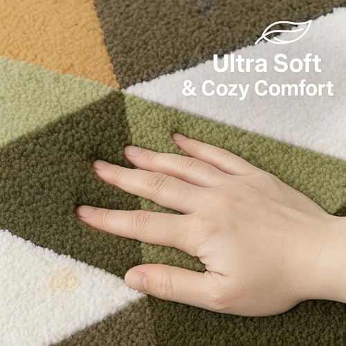 Image of Luxe Home Super Soft Canada Triangle Bath Mat Non-Slip Machine Washable Bathroom Mat for Home, Bedroom and Living Room (40x60 cm) - Pack of 1