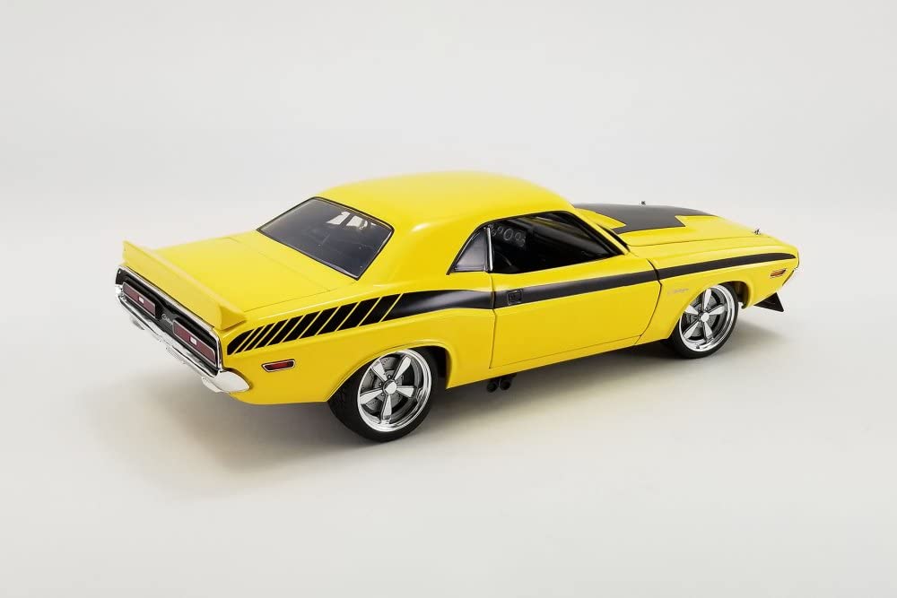 Amazon.com: ModelToyCars 1971 Dodge Challenger R/T Street