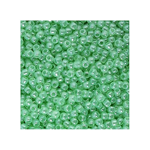 10 g TOHO Round Seed Beads Rocailles, Size 11/0, Ceylon Celery (# 144), Japan, Glass — image 1